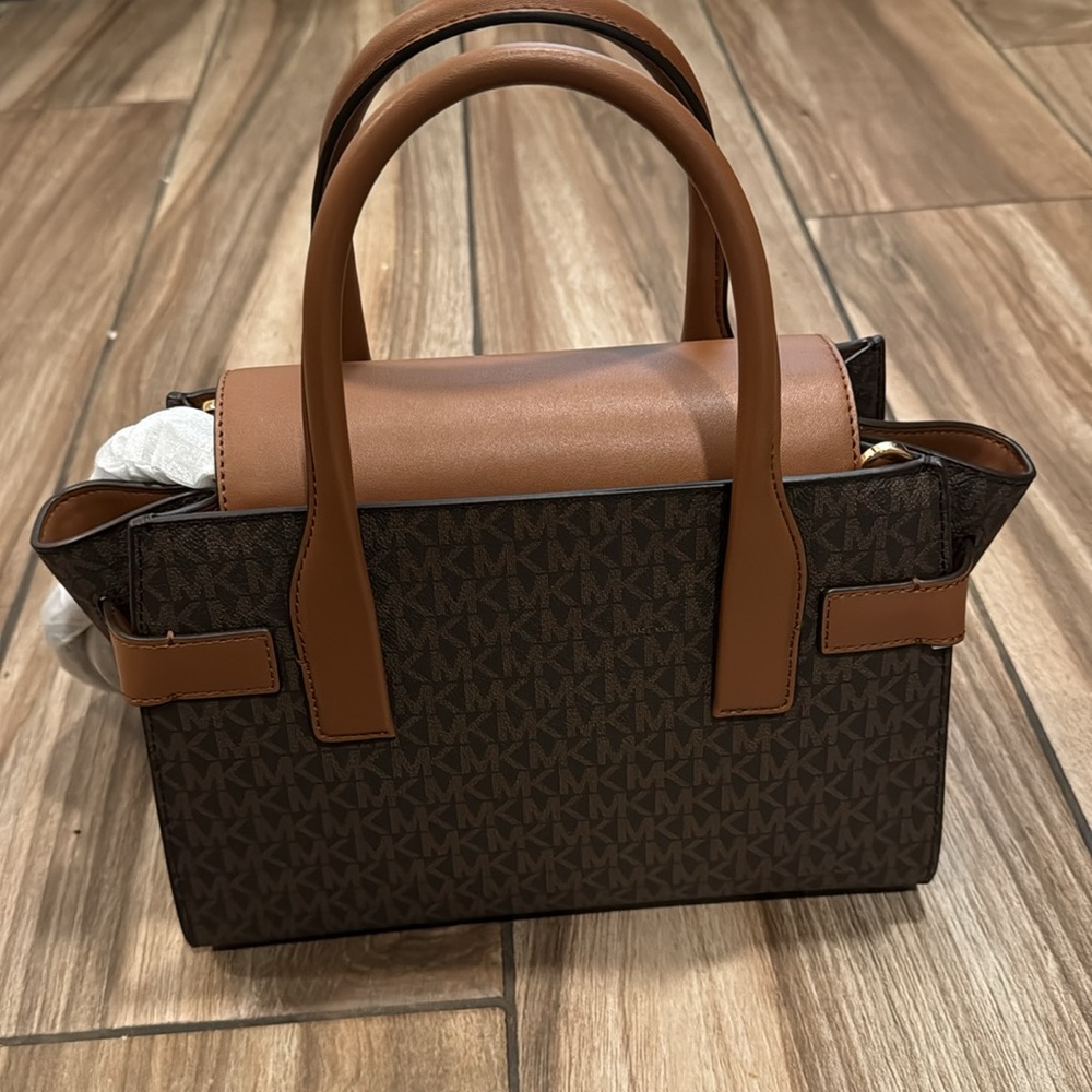 Michael Kors Carmen Satchel Signature Brown - Picture 6 of 9